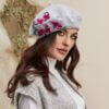 Bereta de dama Gabriella gri deschis din lana cu aplicatii florale