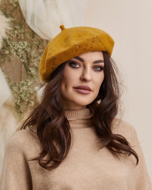 Bereta de dama Tabita