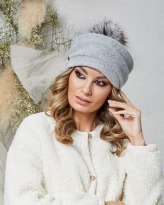 Caciula de dama cu pompon Marlen