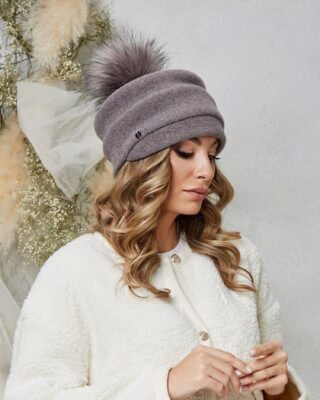 Caciula de dama cu pompon Marlen 1